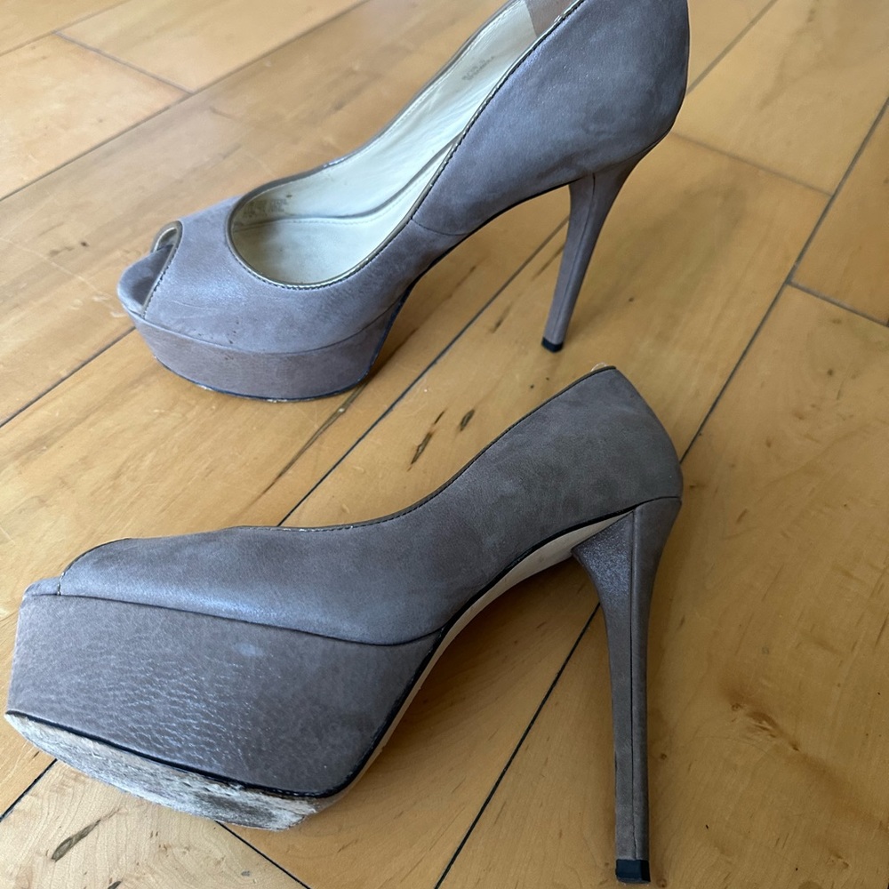 Shoes - Picture 4 of 5